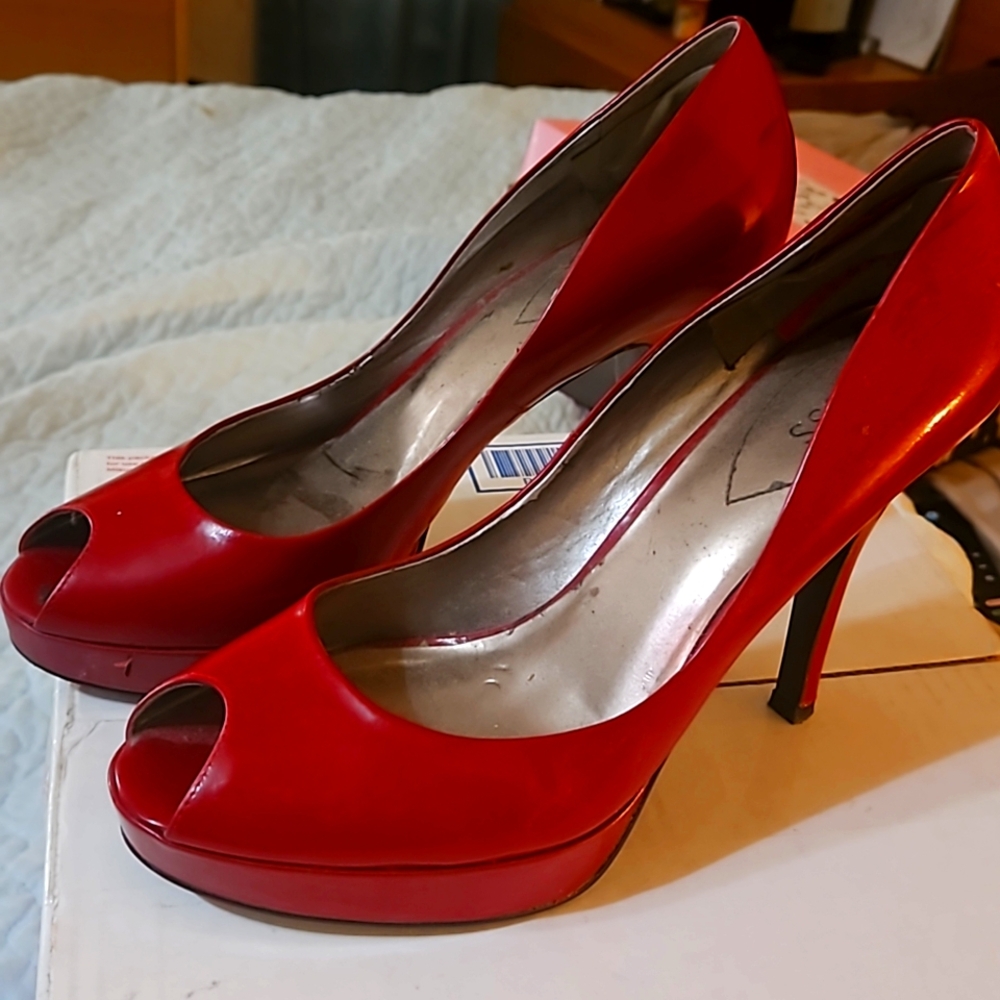 Deep Red GUESS Platform heels
